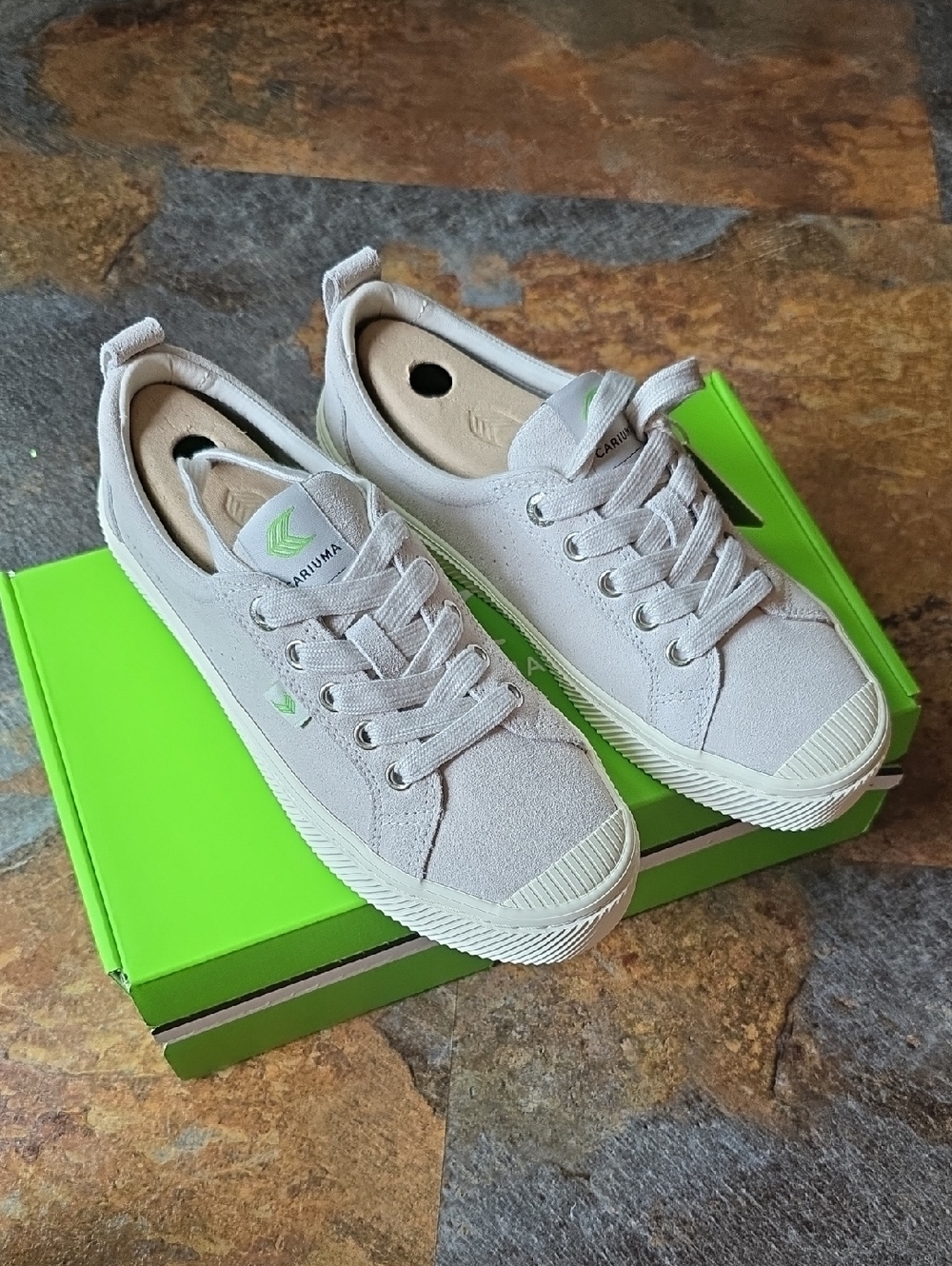 CARIUMA OCA Low Suede Sneaker - Women's Size: 7 - Vintage White